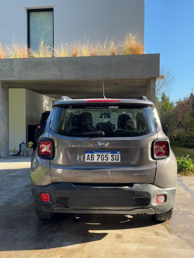 Jeep RENEGADE SPORT 1.8 — foto 5